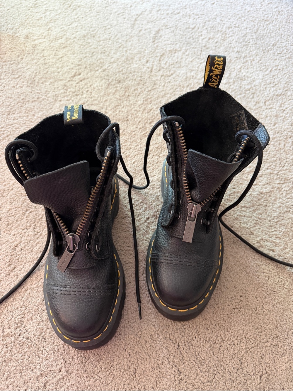 Dr. Martens Sinclair Boot - 6 - Picture 9 of 11